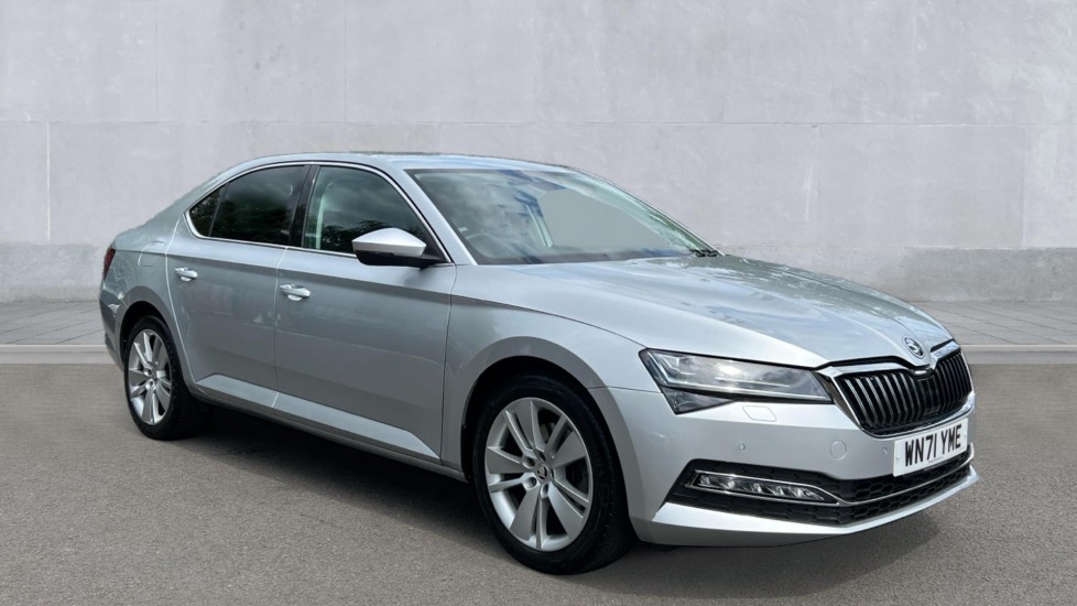 Main listing image - Skoda Superb