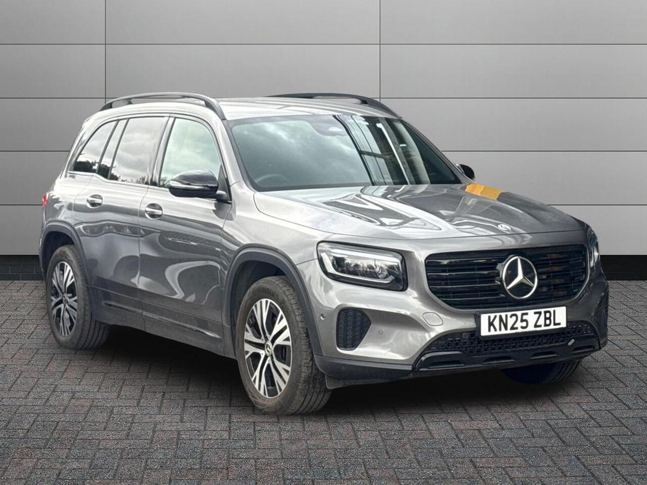 Main listing image - Mercedes-Benz GLB