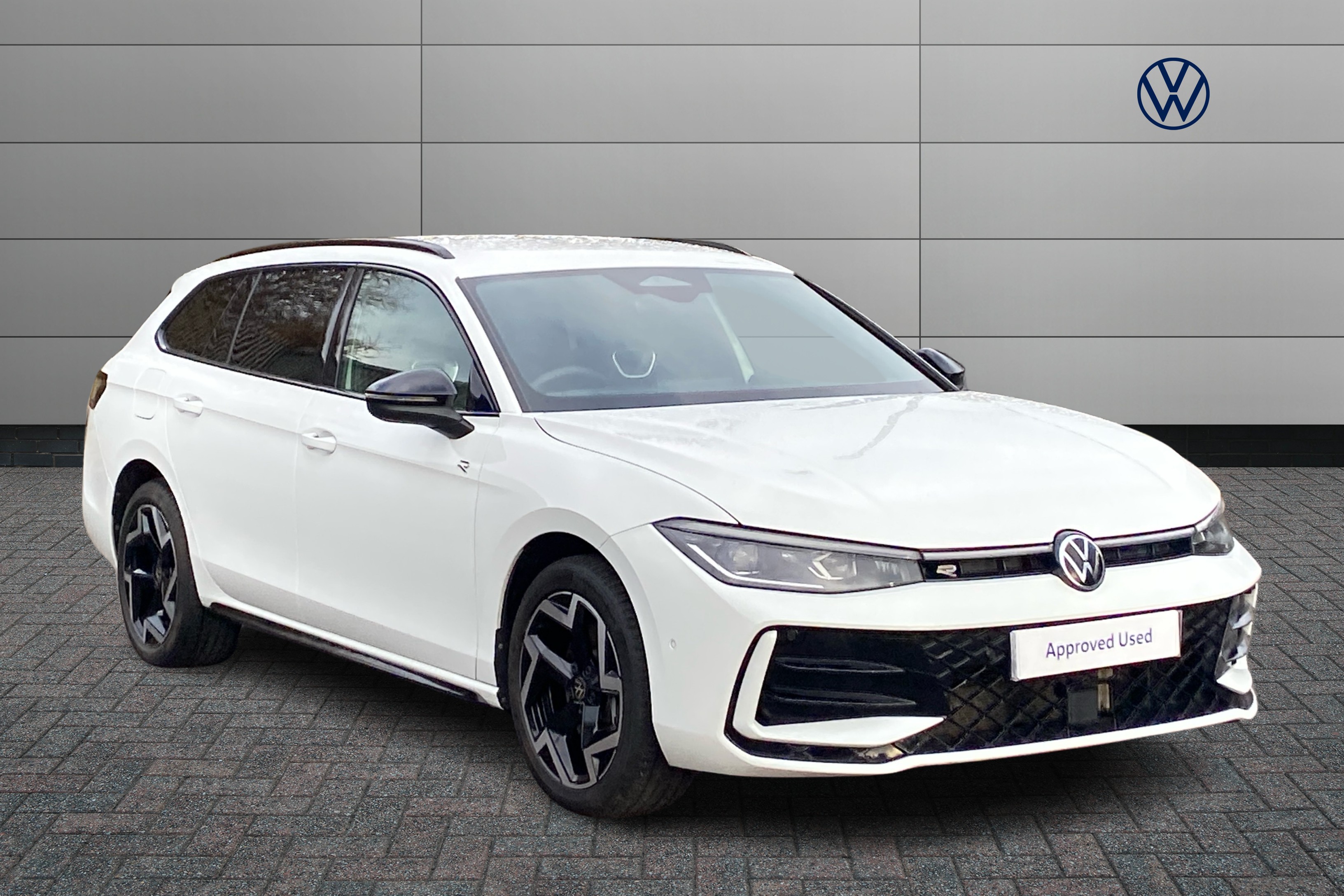 Main listing image - Volkswagen Passat Estate