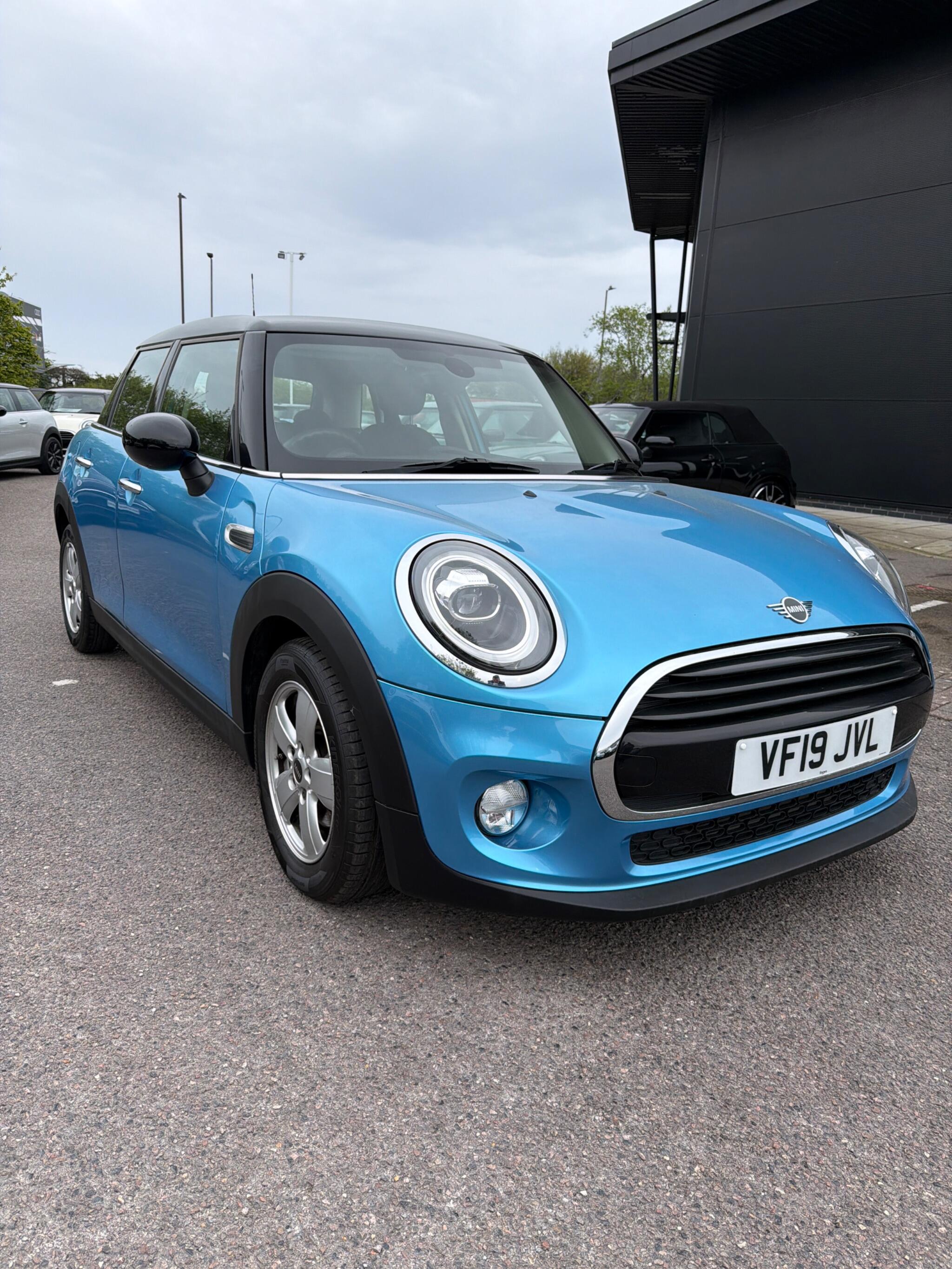Main listing image - MINI Hatchback 5dr