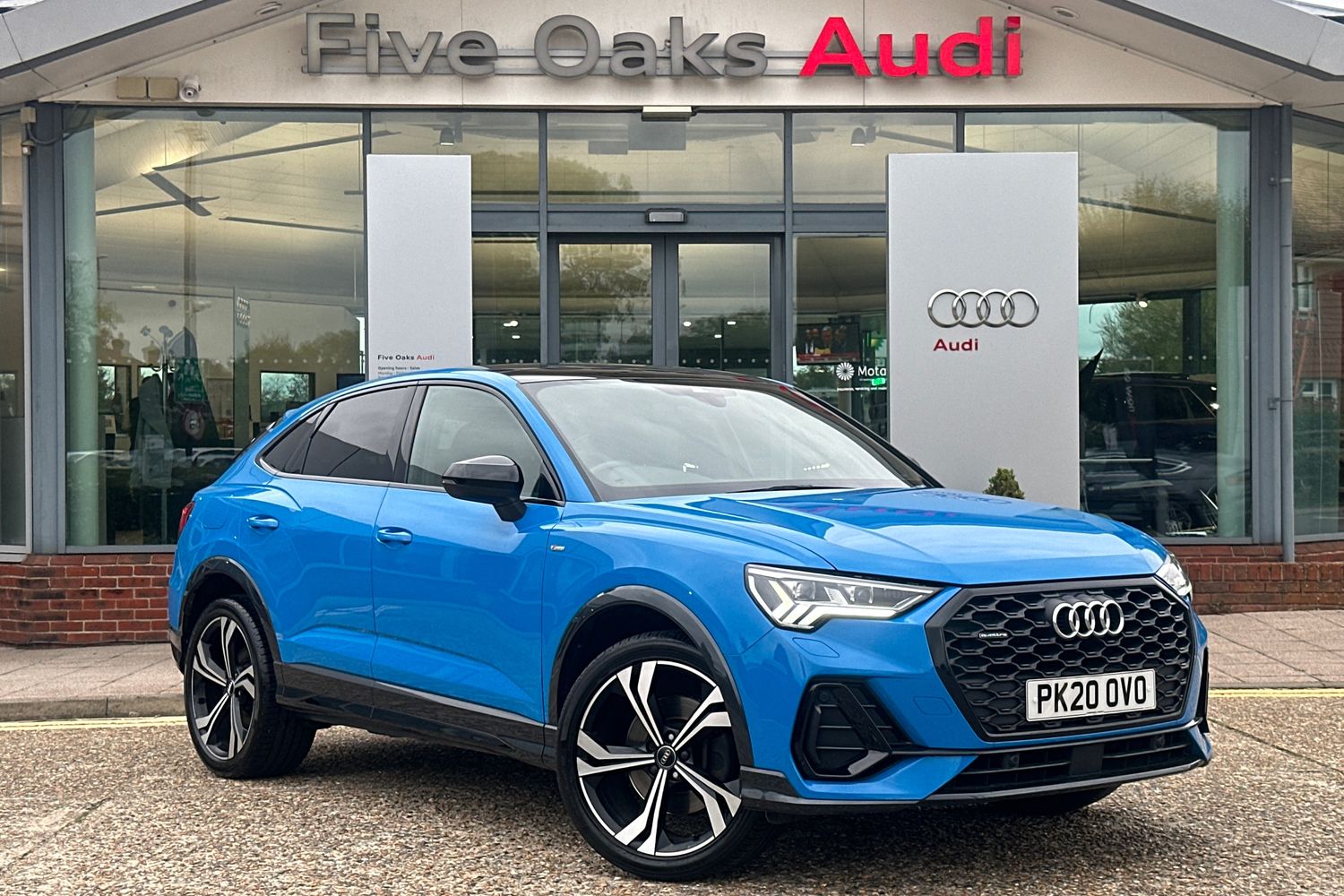 Main listing image - Audi Q3