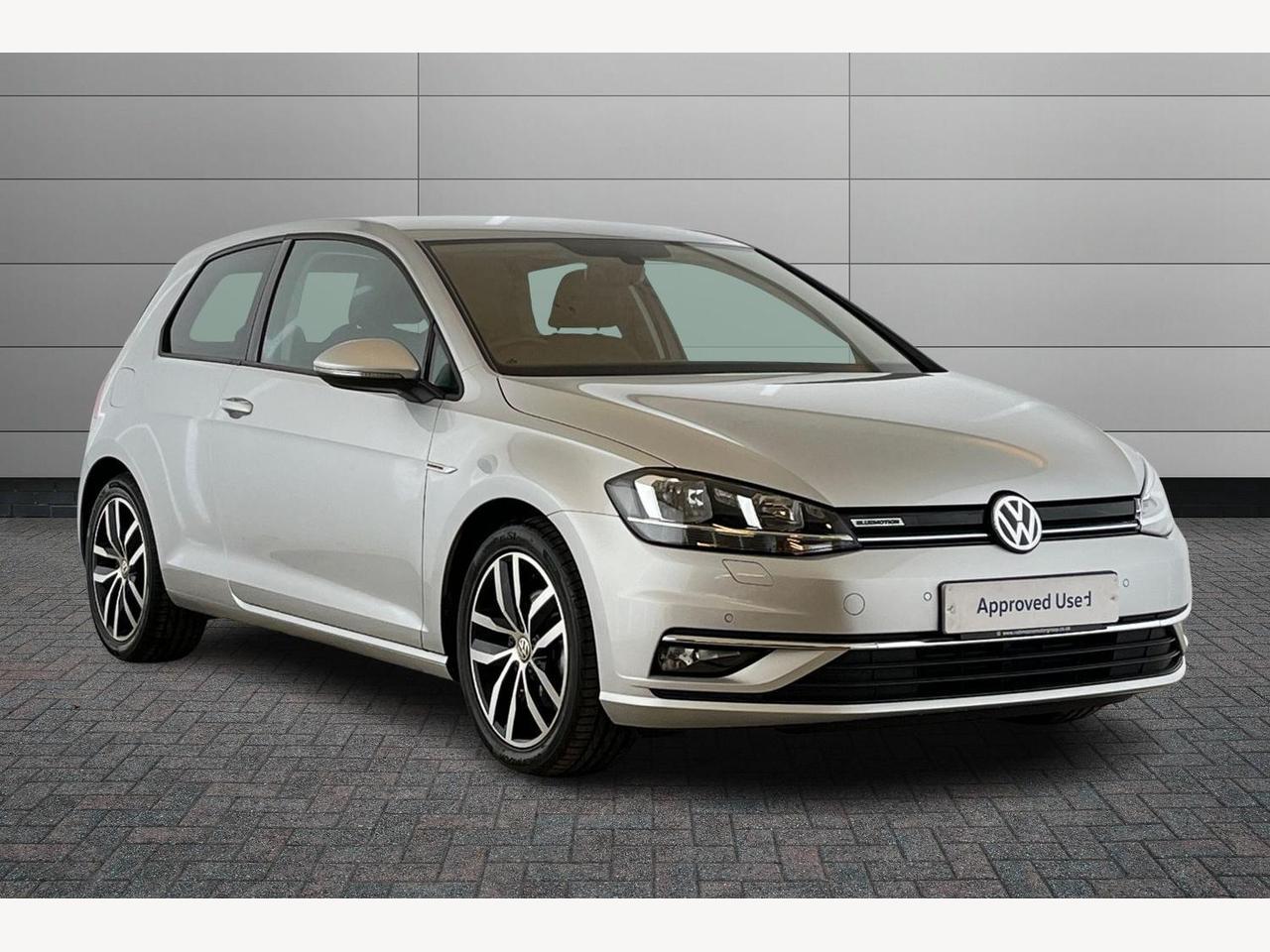Main listing image - Volkswagen Golf