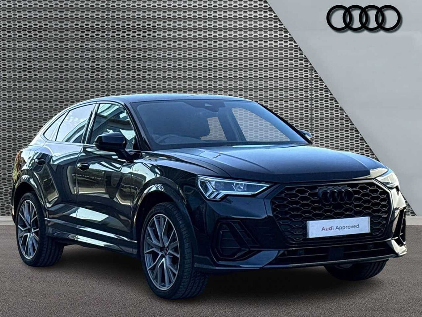 Main listing image - Audi Q3
