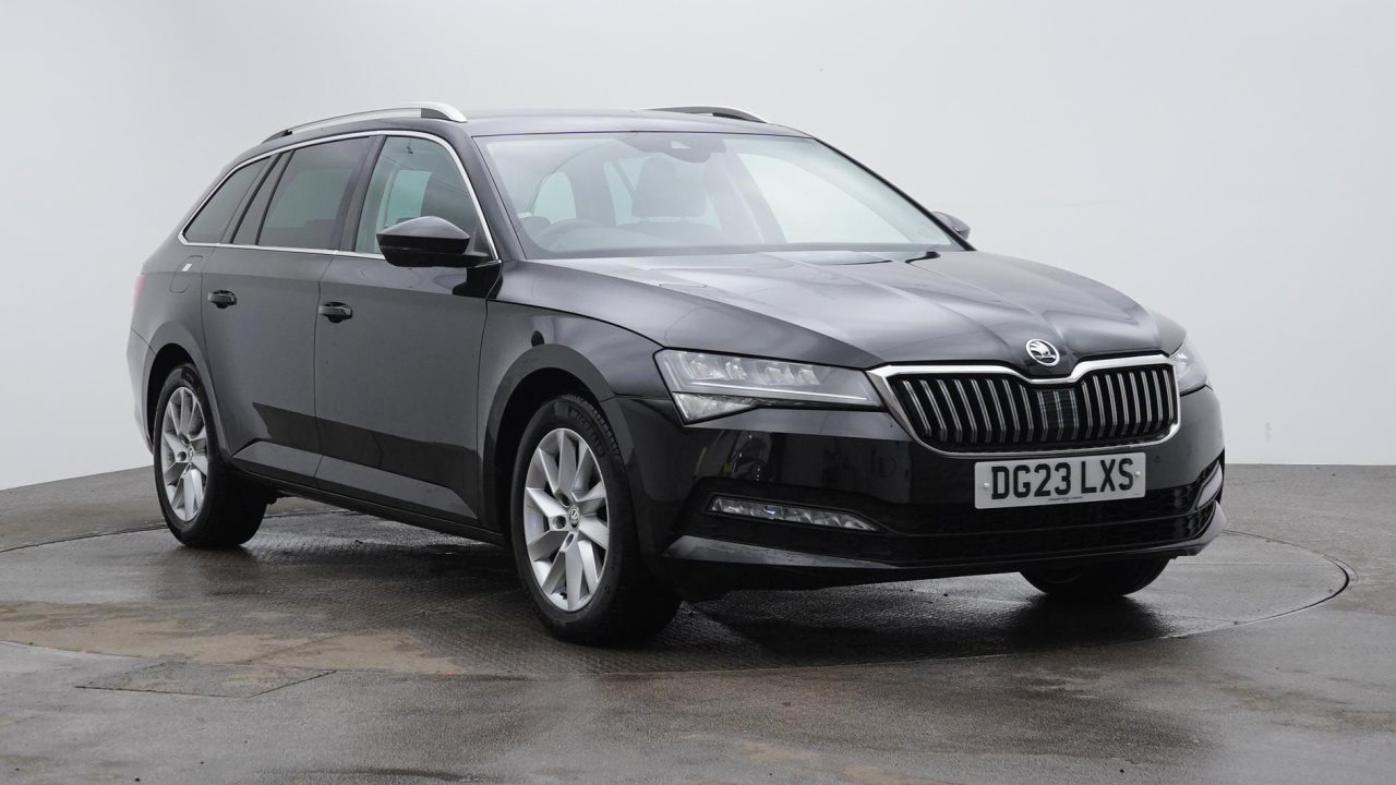 Main listing image - Skoda Superb Estate