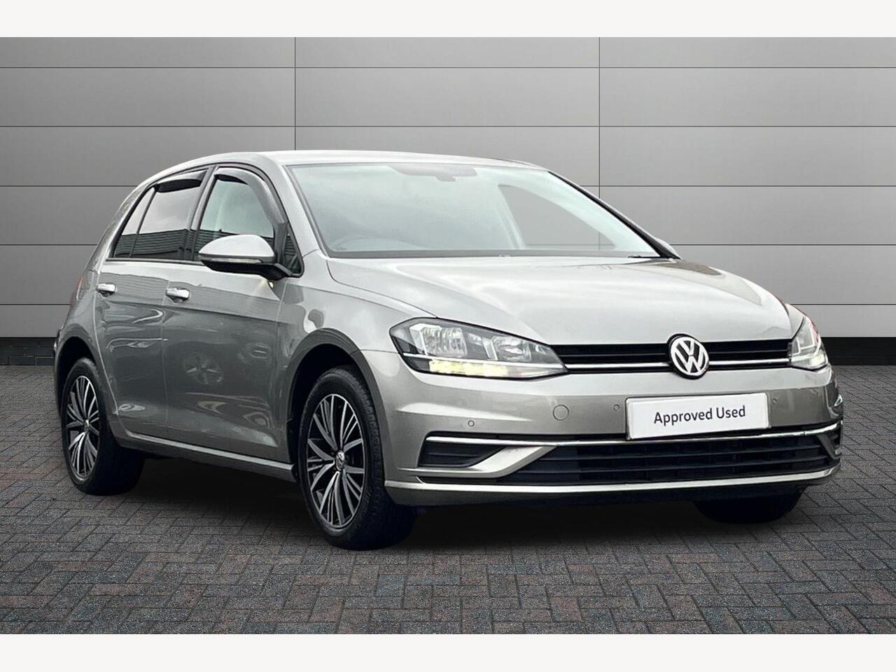 Main listing image - Volkswagen Golf