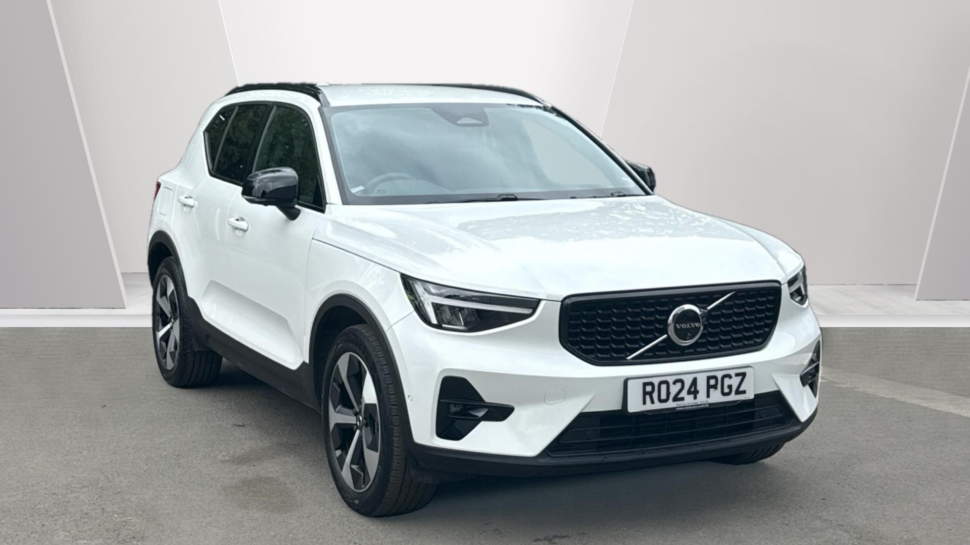 Main listing image - Volvo XC40