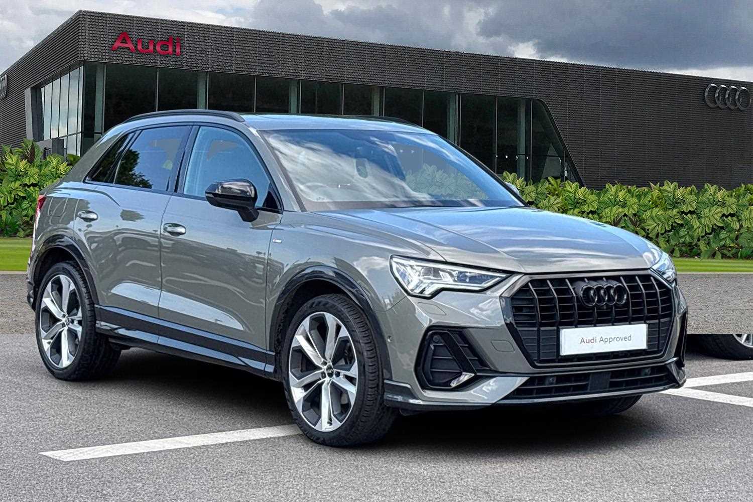 Main listing image - Audi Q3