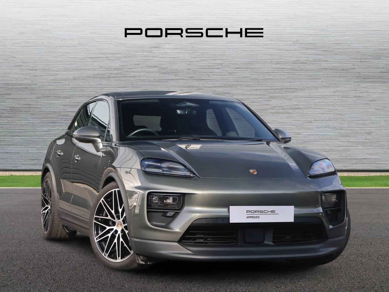 Main listing image - Porsche Macan