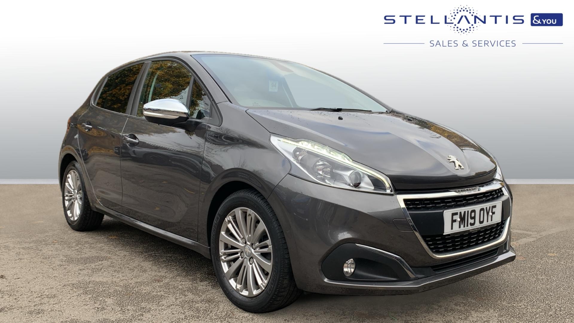 Main listing image - Peugeot 208