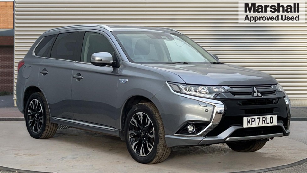 Main listing image - Mitsubishi Outlander