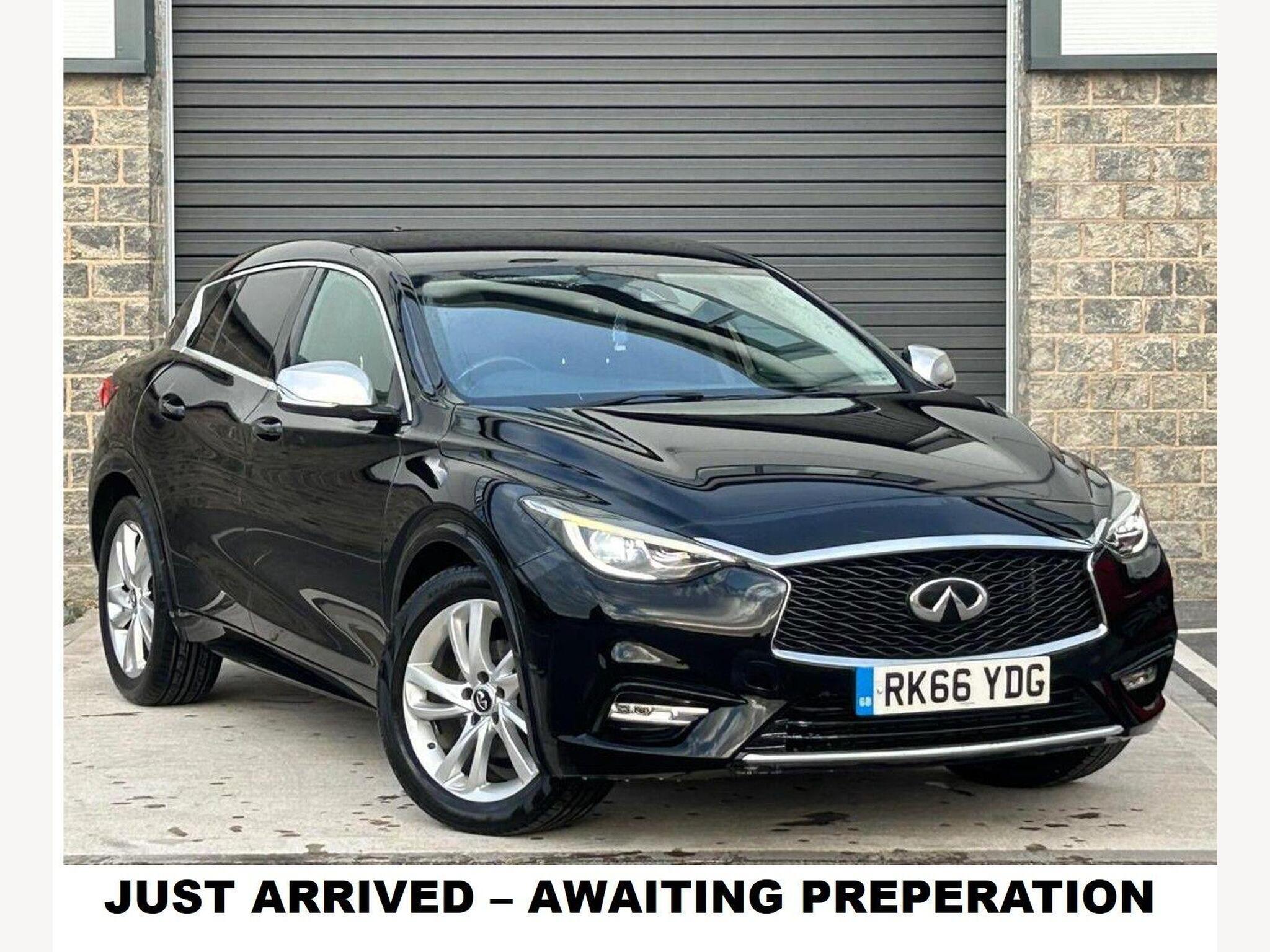 Main listing image - Infiniti Q30