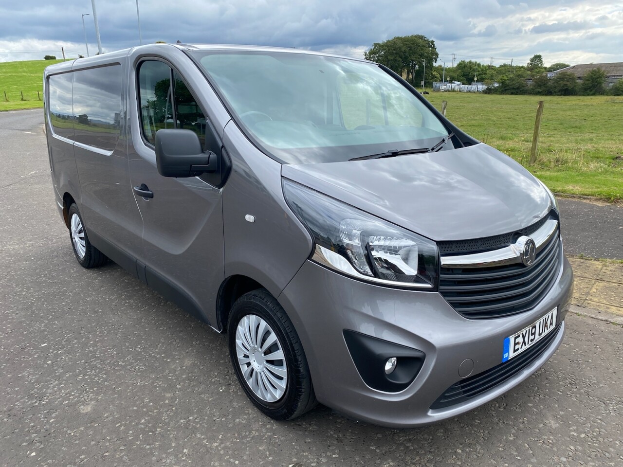 Main listing image - Vauxhall Vivaro