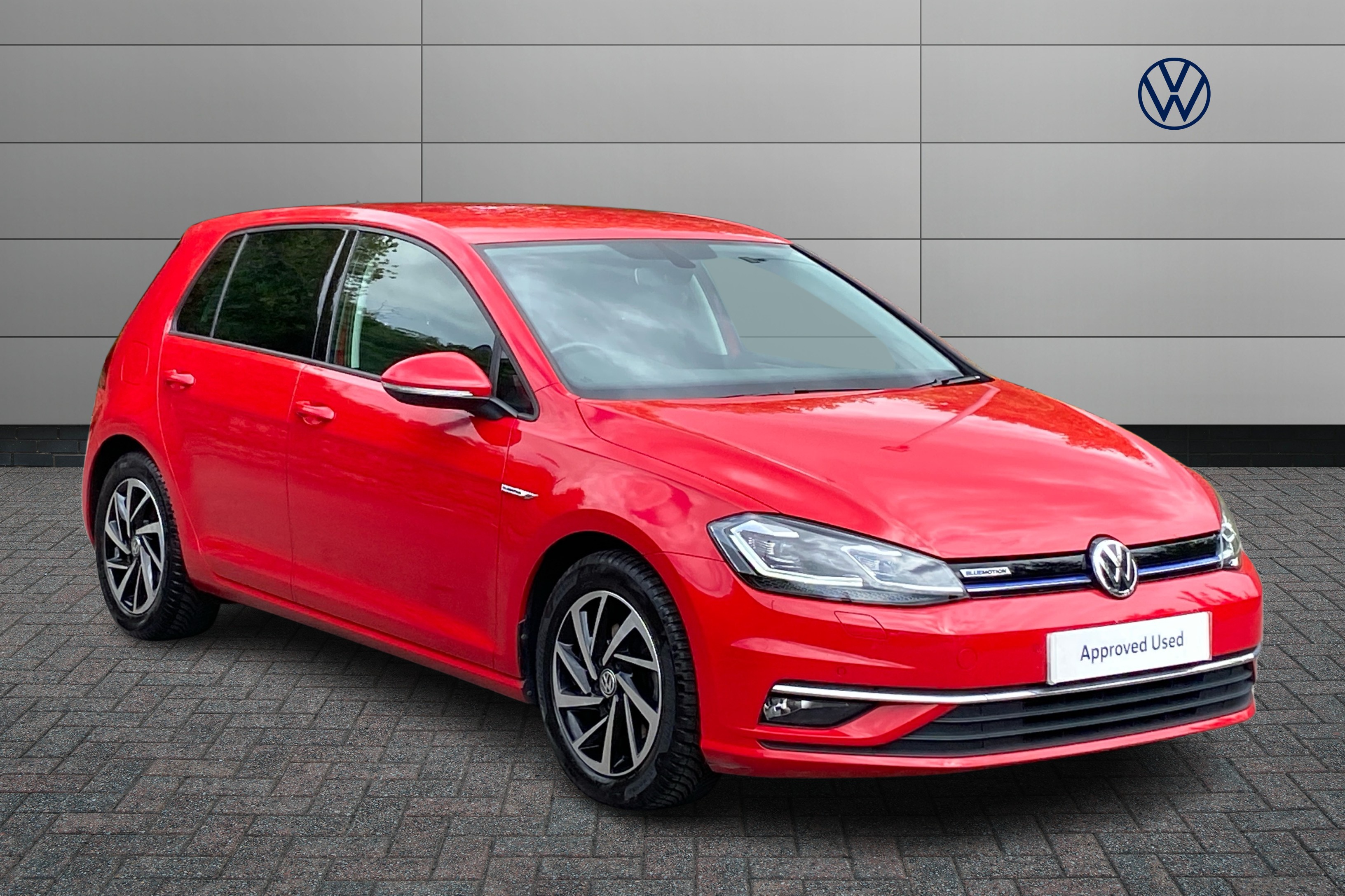 Main listing image - Volkswagen Golf