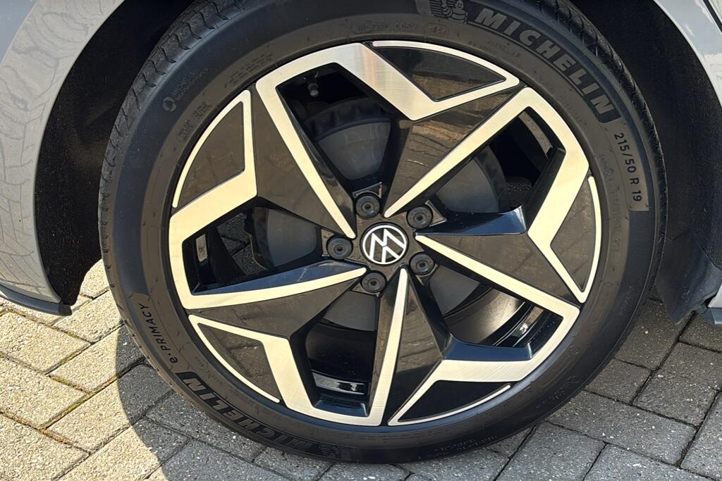 Main listing image - Volkswagen ID.3