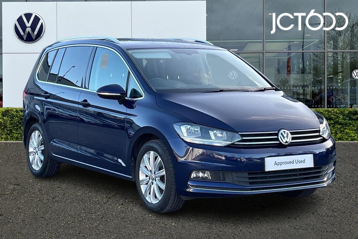 Main listing image - Volkswagen Touran