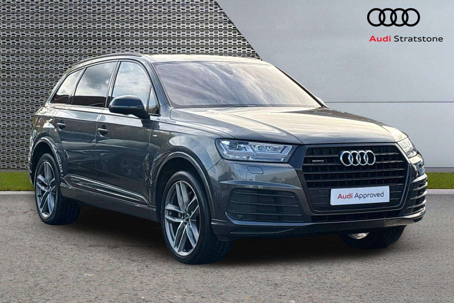 Main listing image - Audi Q7