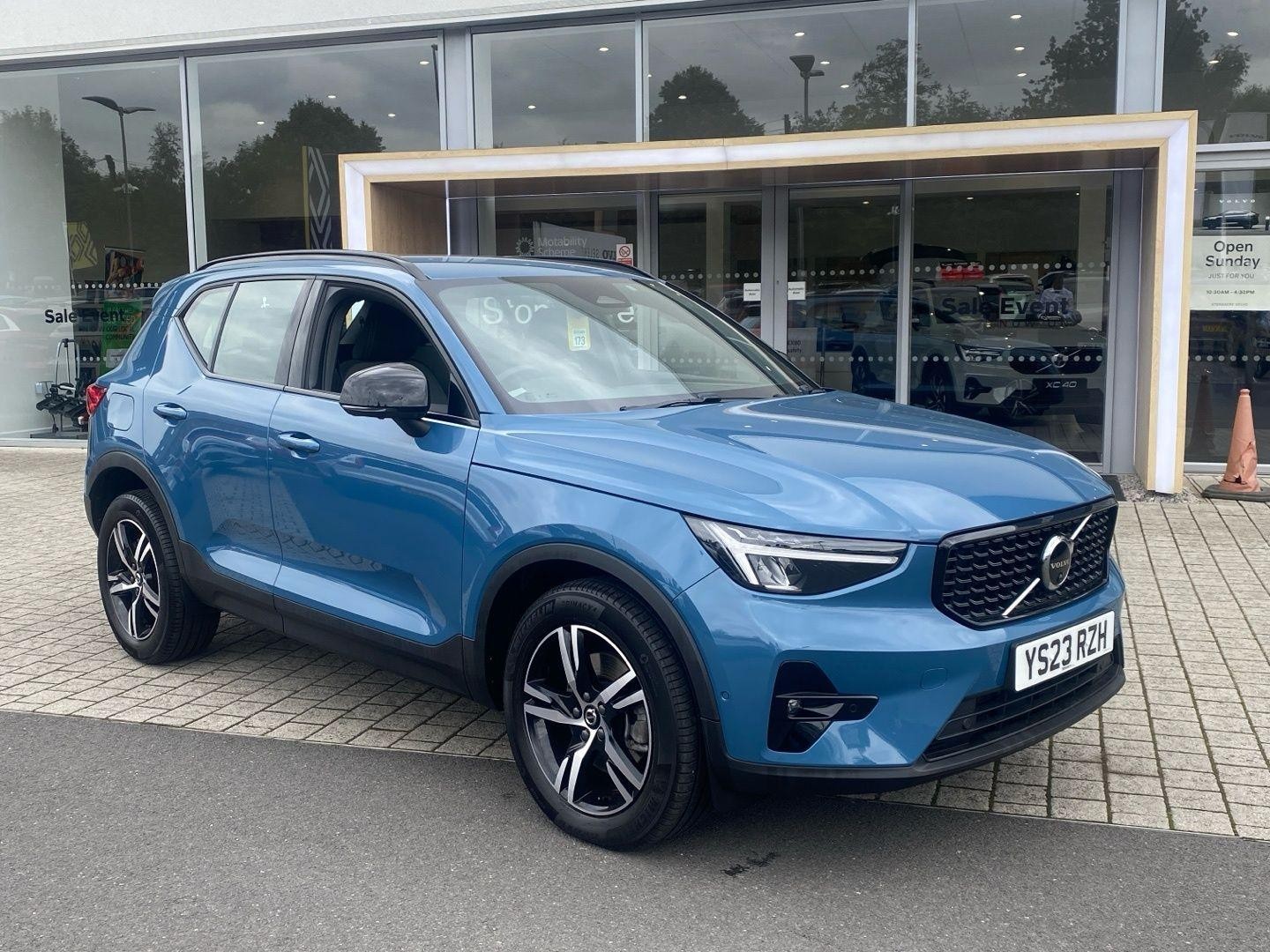 Main listing image - Volvo XC40