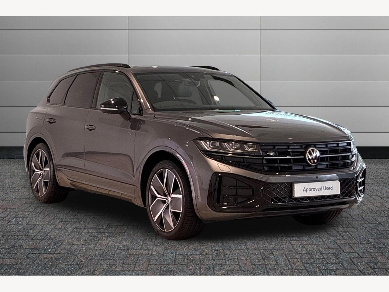 Main listing image - Volkswagen Touareg