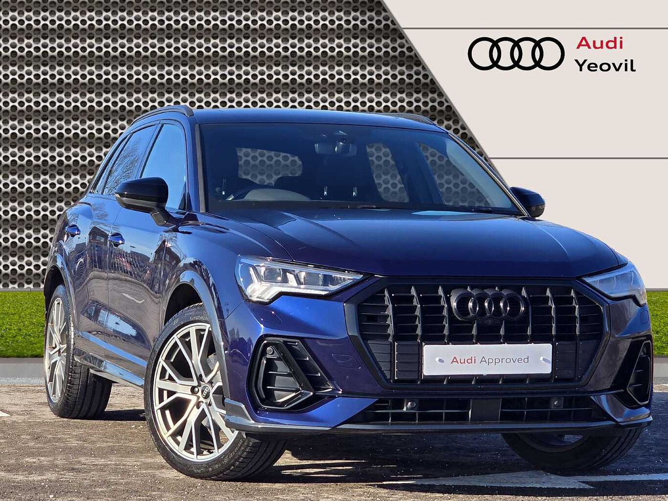 Main listing image - Audi Q3