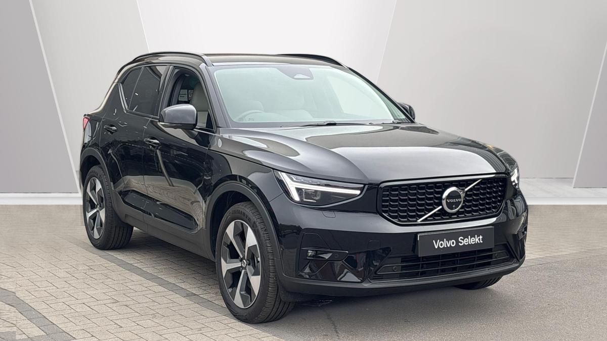 Main listing image - Volvo XC40