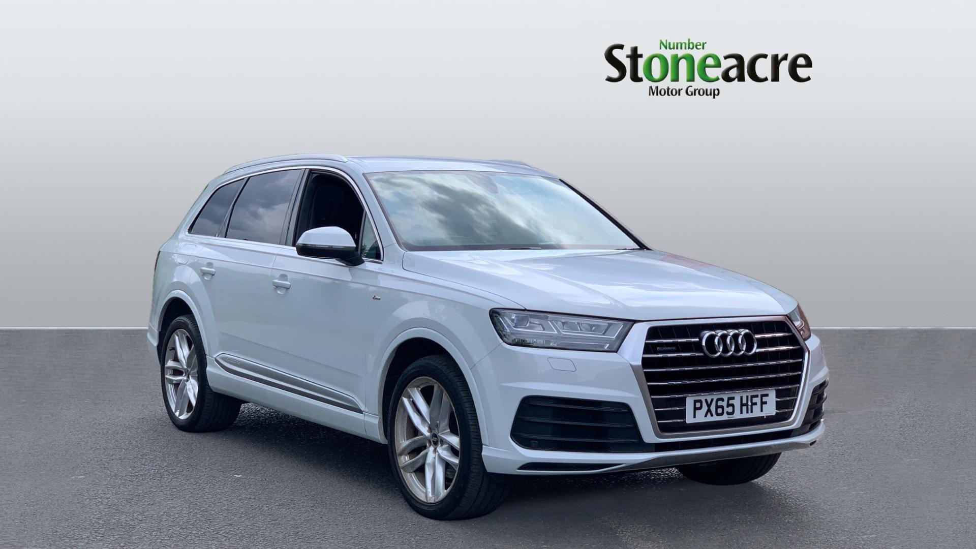 Main listing image - Audi Q7