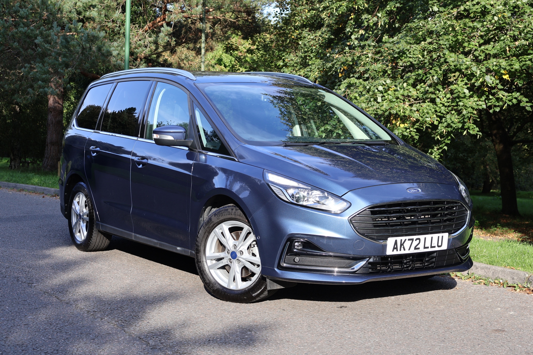 Main listing image - Ford Galaxy