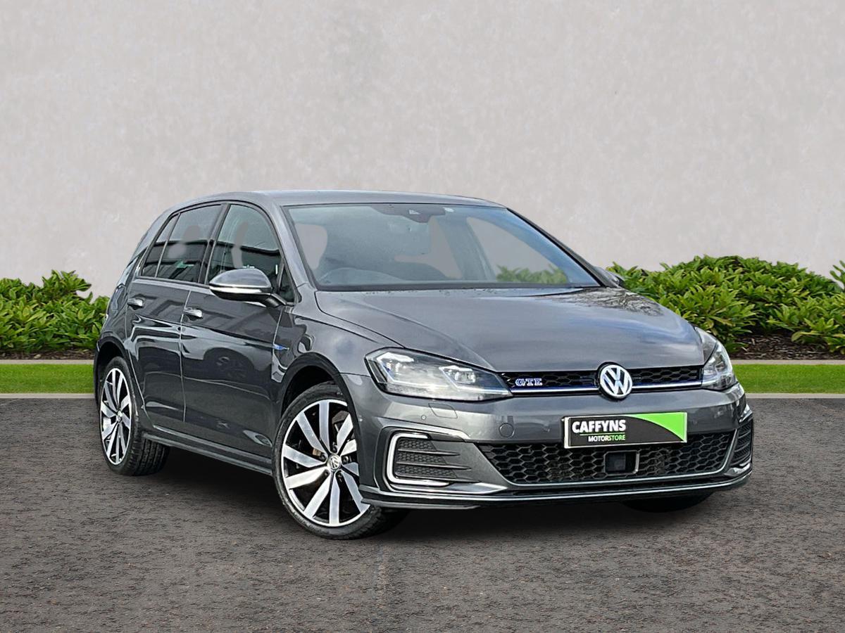 Main listing image - Volkswagen Golf GTE
