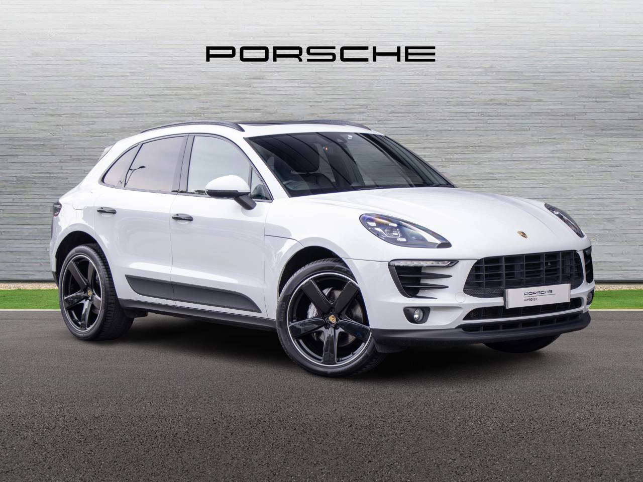 Main listing image - Porsche Macan