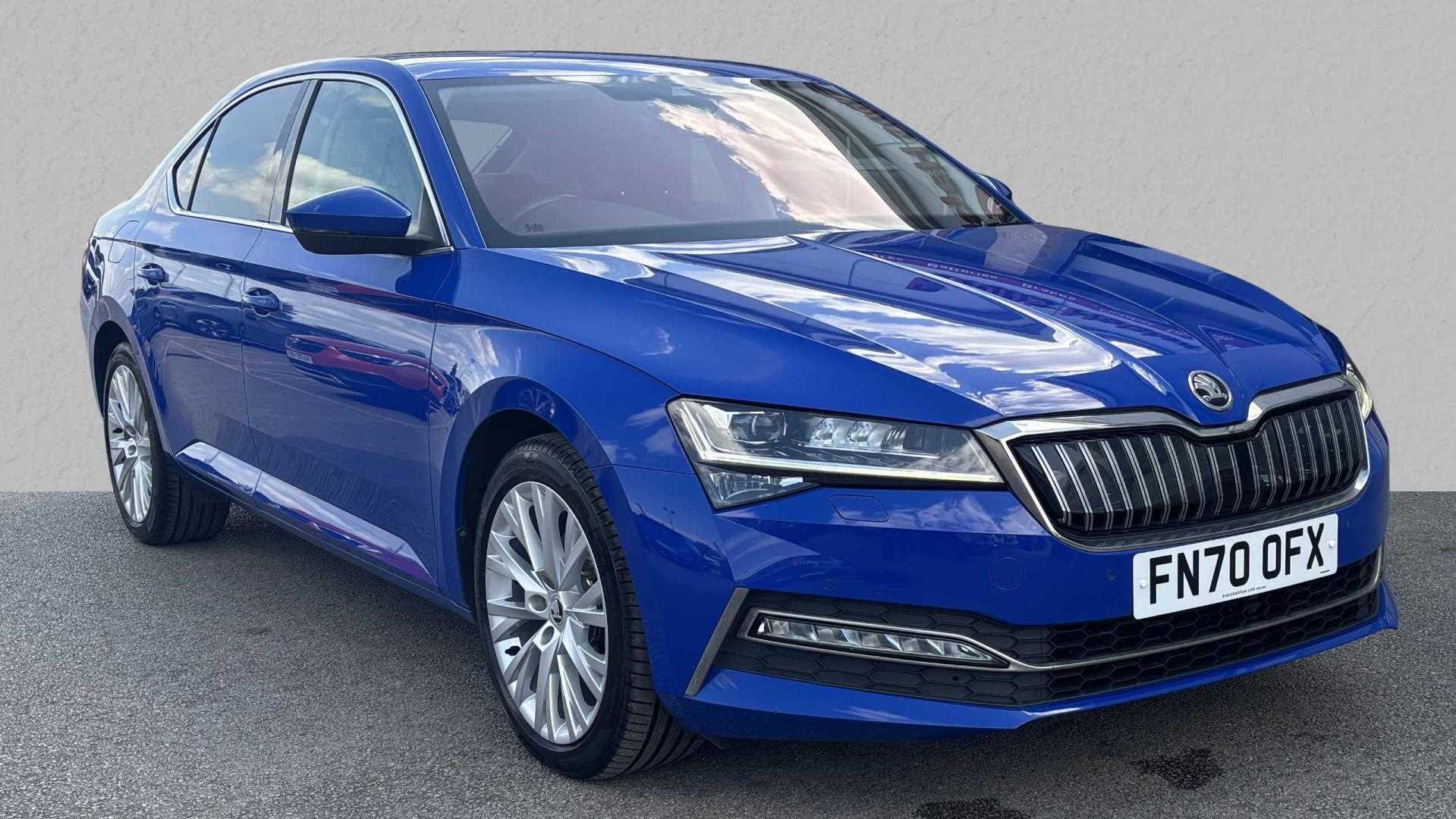 Main listing image - Skoda Superb