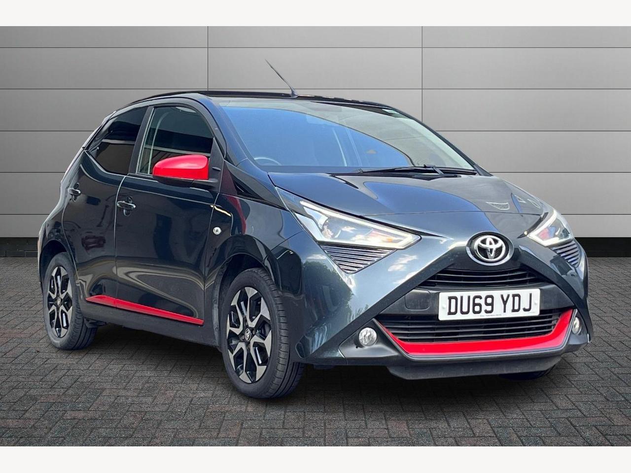Main listing image - Toyota Aygo
