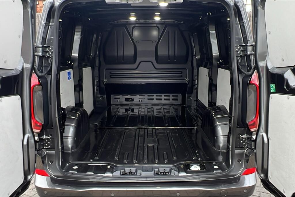Main listing image - Volkswagen Transporter