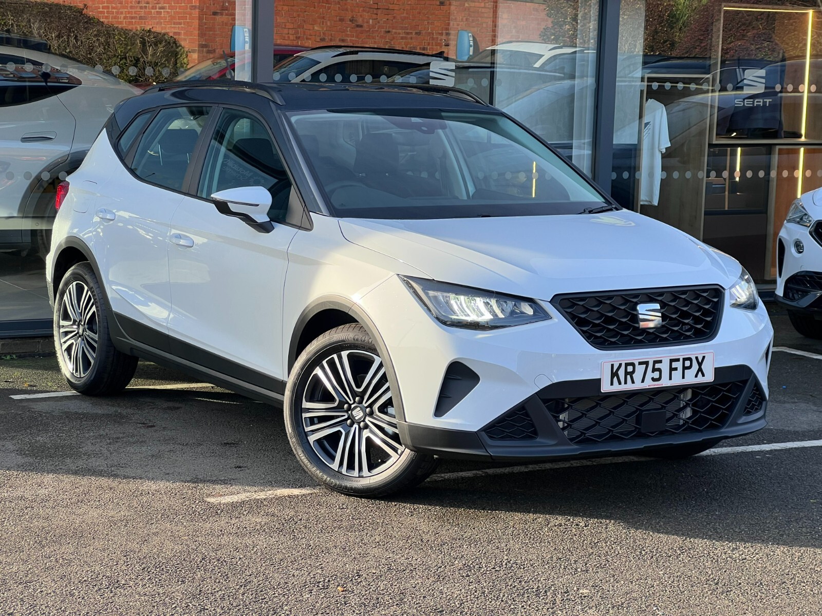 Main listing image - SEAT Arona