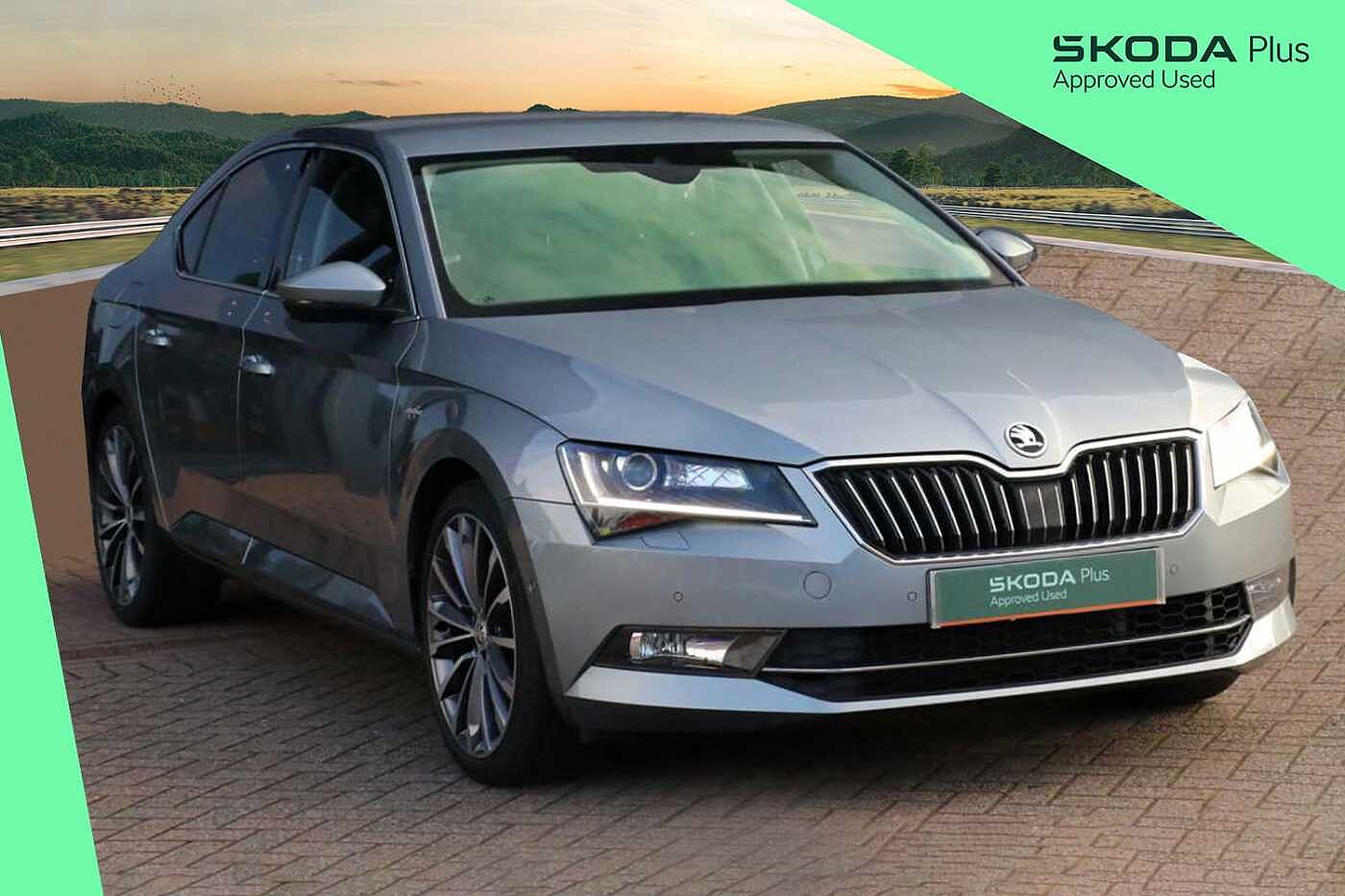 Main listing image - Skoda Superb