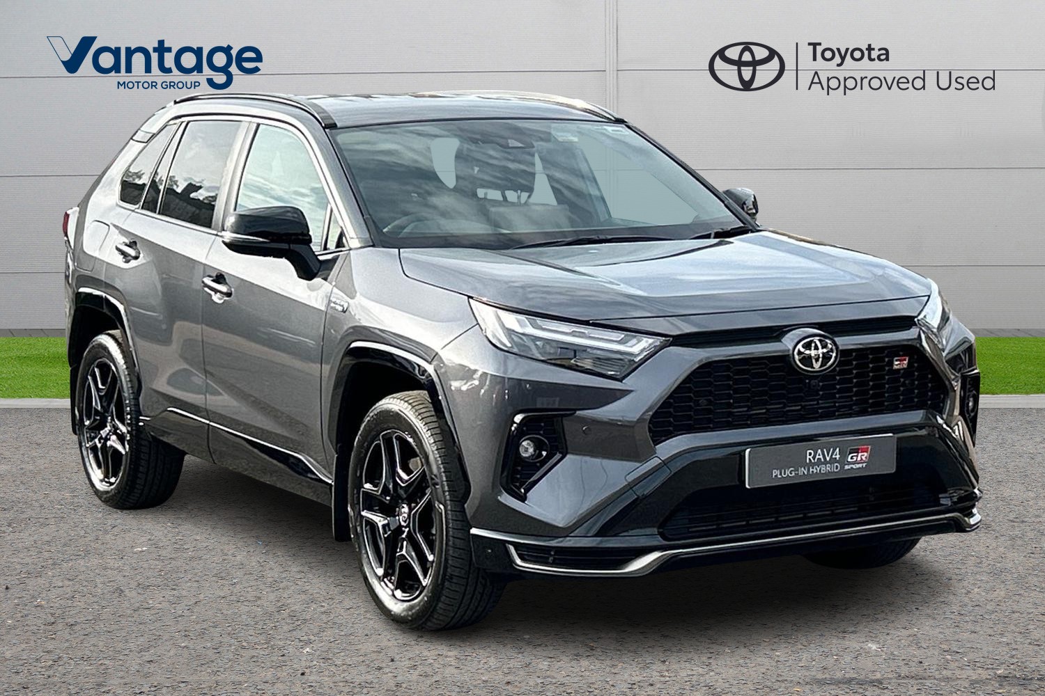 Main listing image - Toyota RAV4