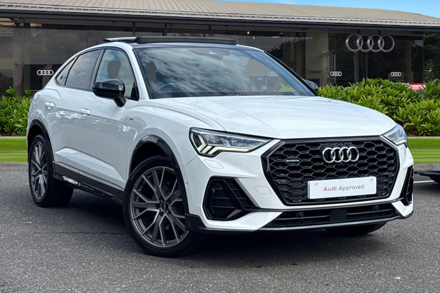 Main listing image - Audi Q3