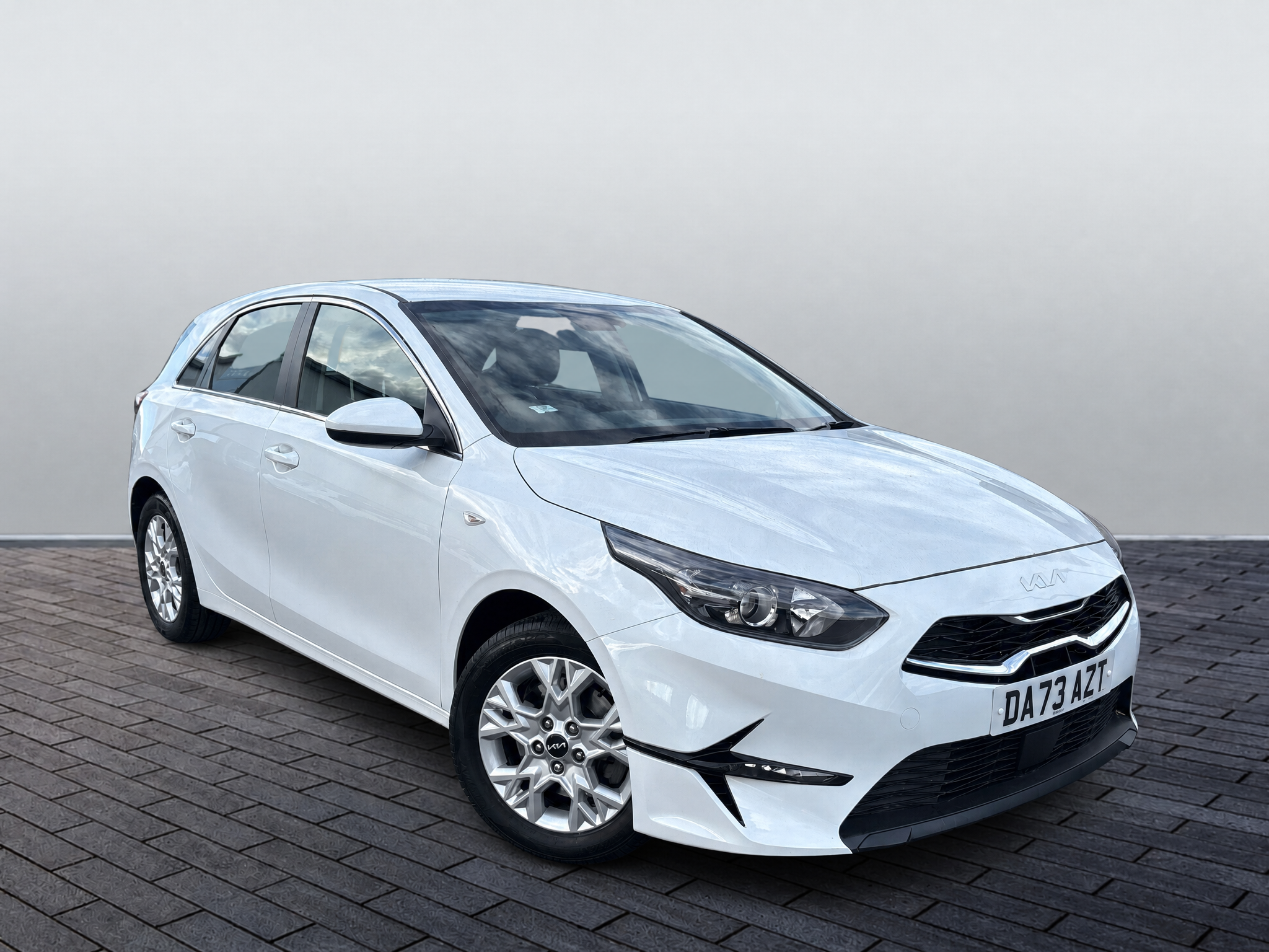 Main listing image - Kia Ceed