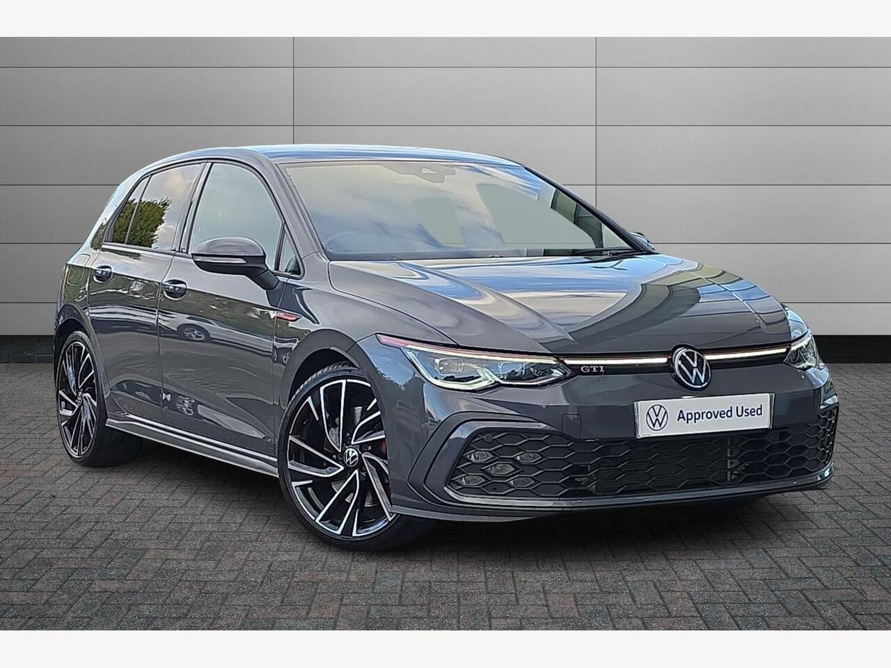 Main listing image - Volkswagen Golf