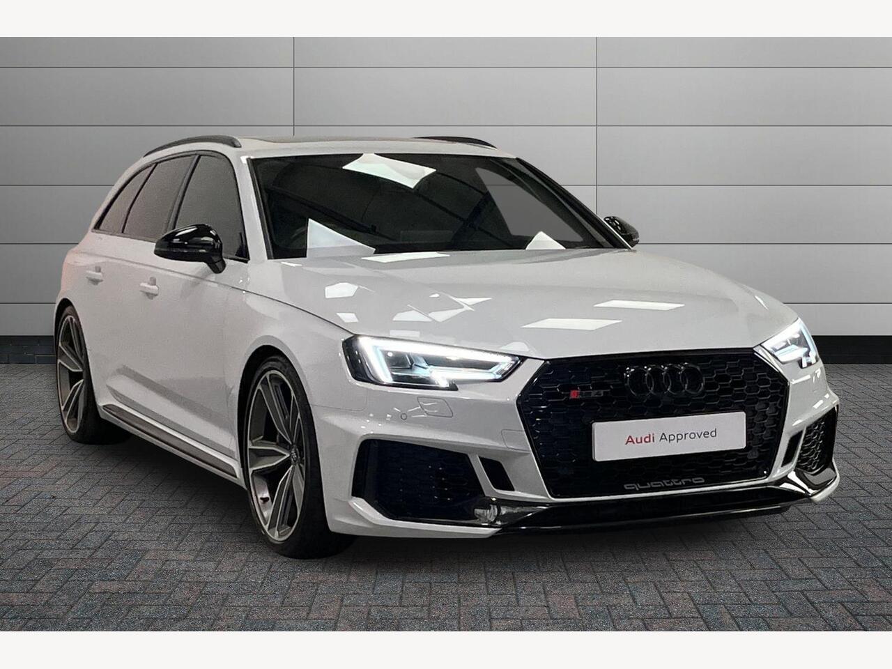 Main listing image - Audi RS4