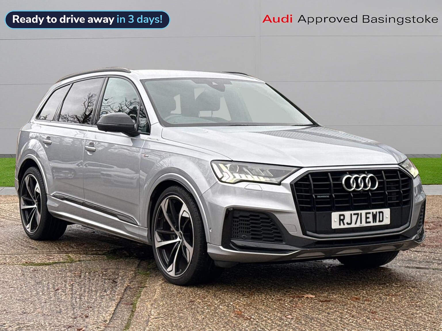 Main listing image - Audi Q7