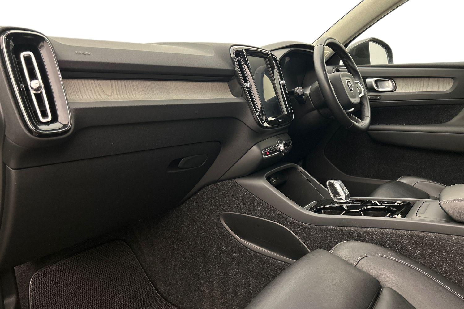 Main listing image - Volvo XC40