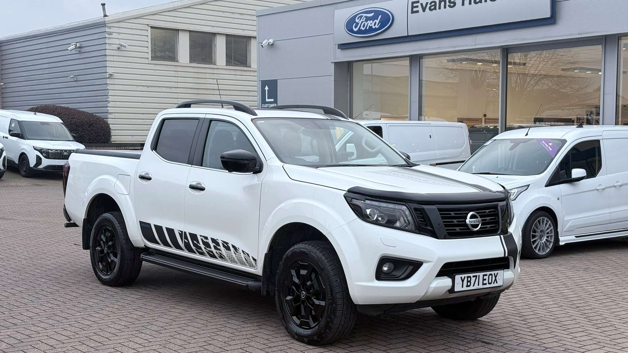 Main listing image - Nissan Navara