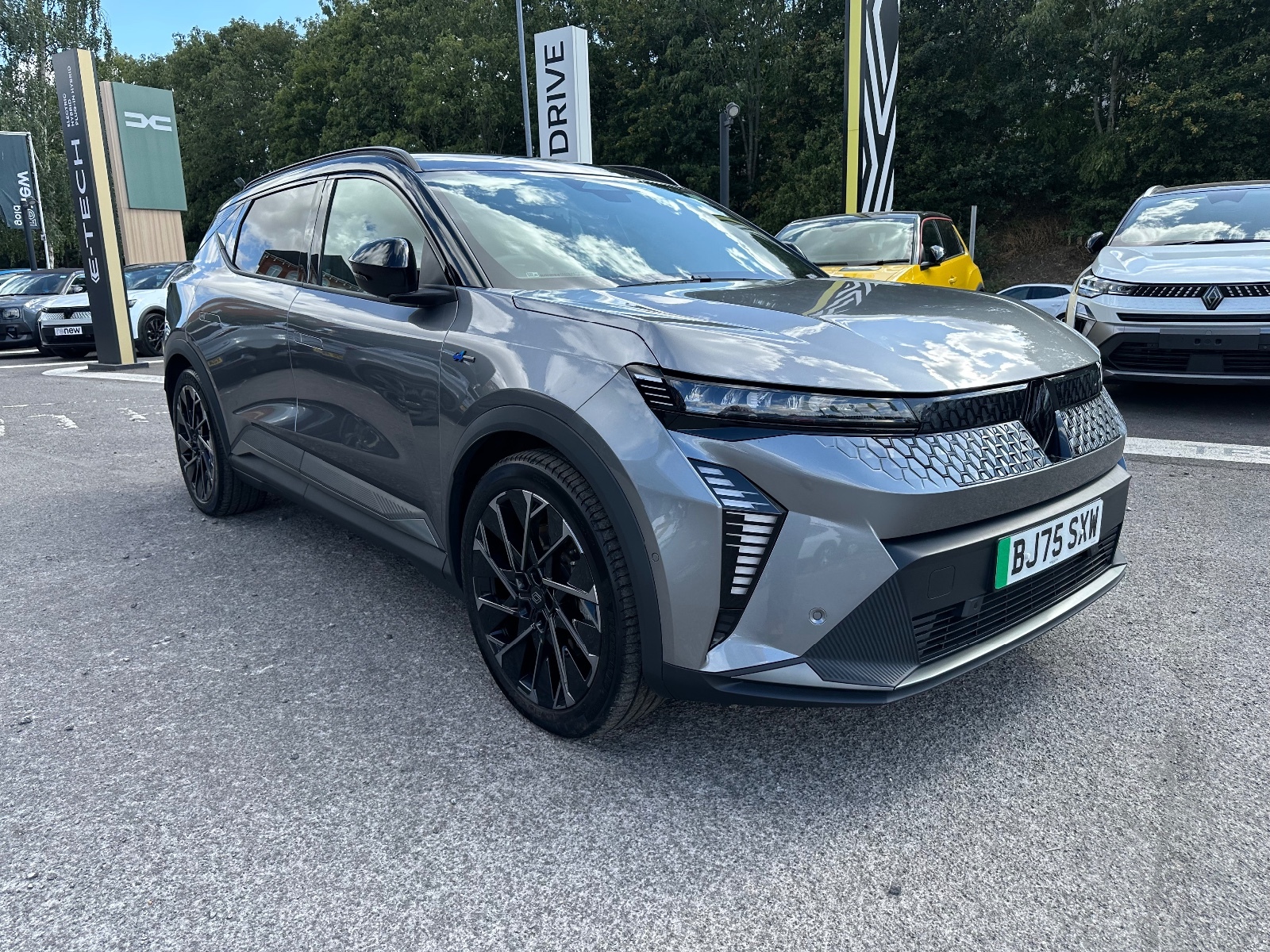Main listing image - Renault Scenic E Tech