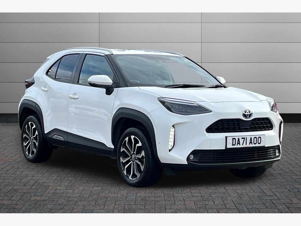 Main listing image - Toyota Yaris Cross