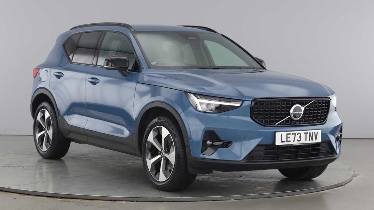 Main listing image - Volvo XC40