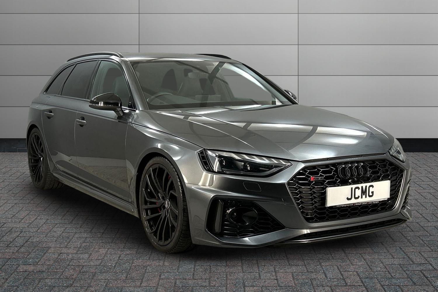 Main listing image - Audi RS4