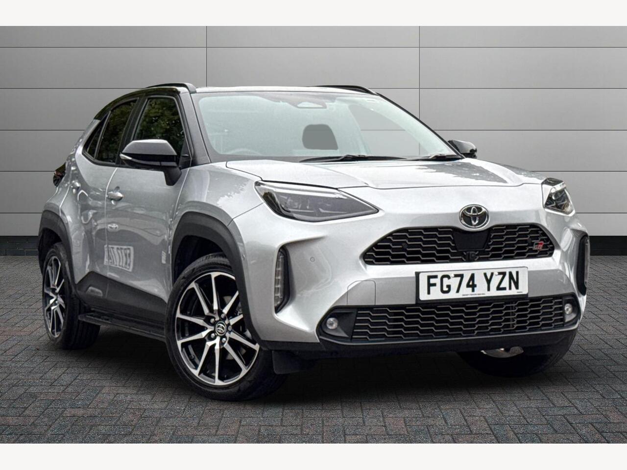 Main listing image - Toyota Yaris Cross