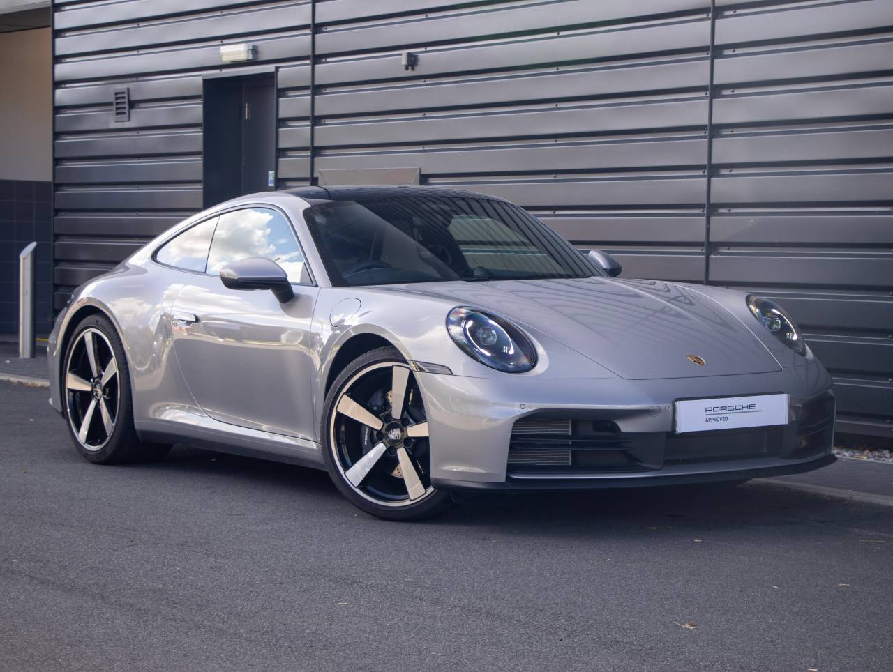 Main listing image - Porsche 911