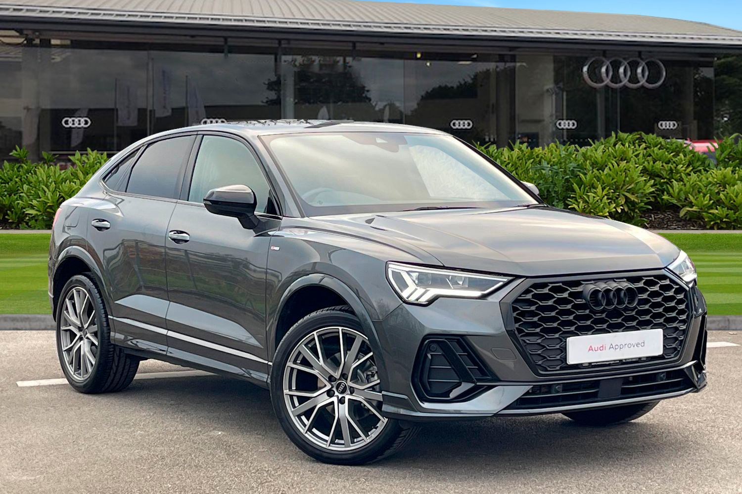 Main listing image - Audi Q3