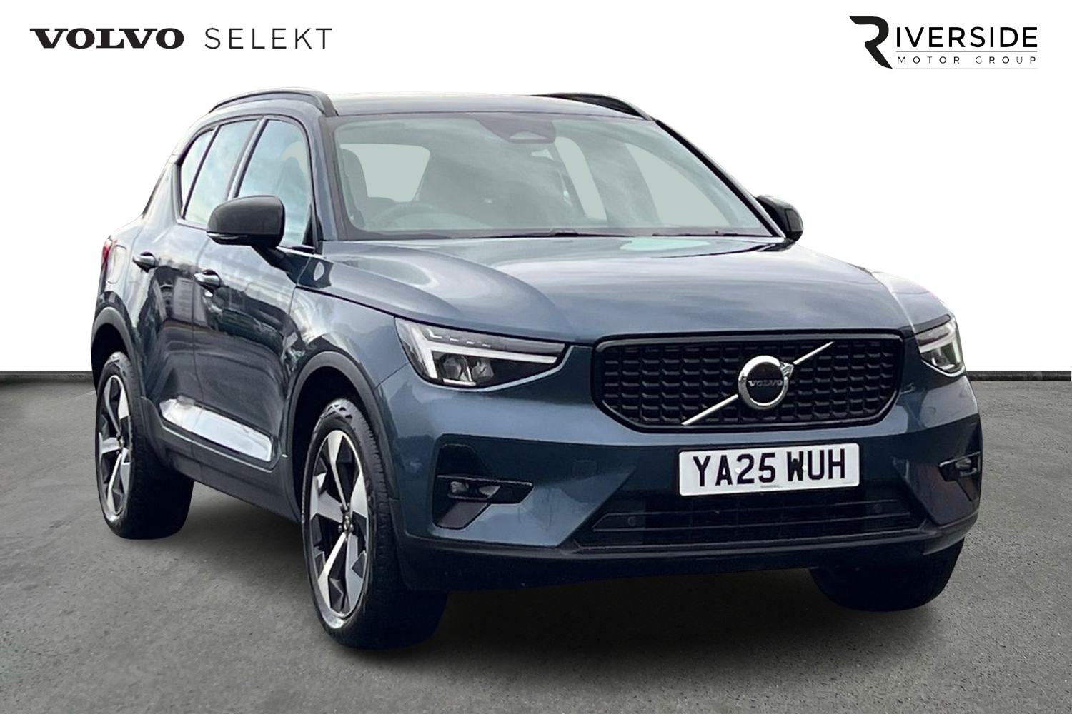 Main listing image - Volvo XC40