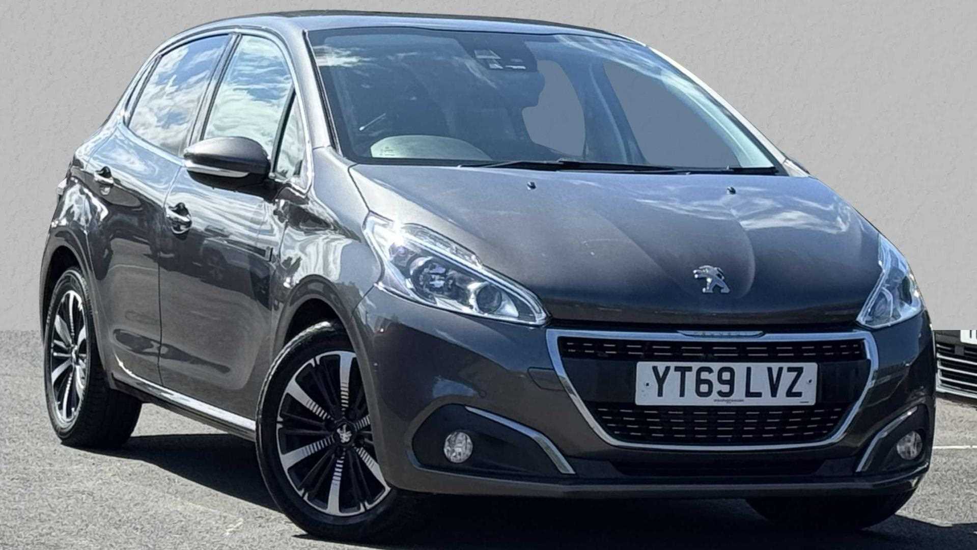 Main listing image - Peugeot 208
